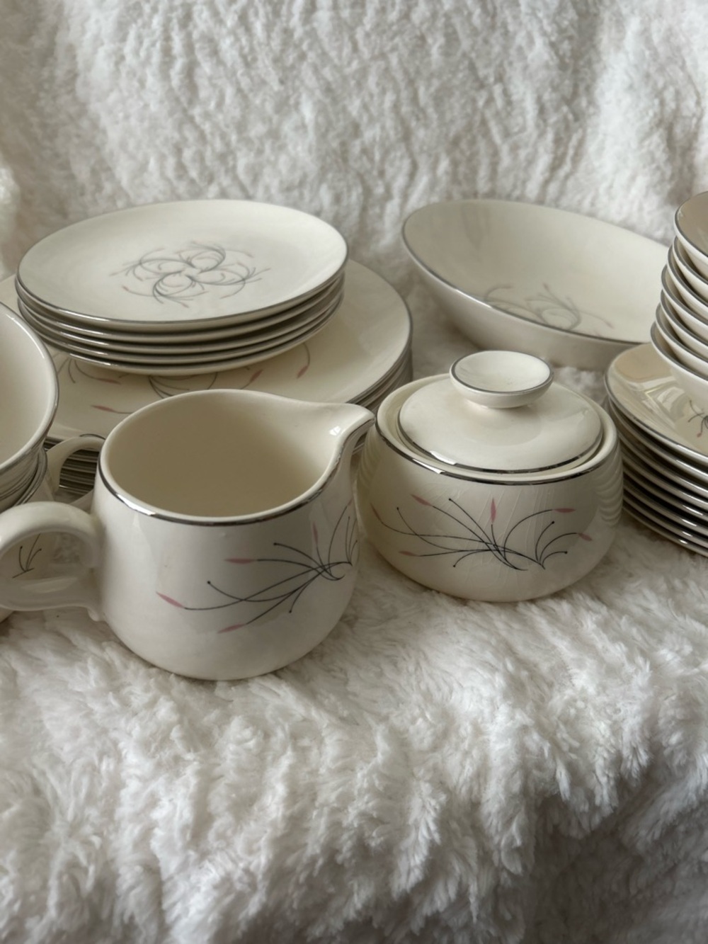 Homer Laughlin Rhythm Capri, 42 piece set